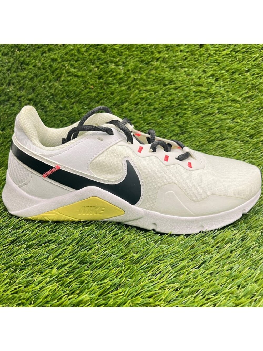 Nike Legend Essential 2 Womens Size 6.5 White Athletic Running Shoes Sneakers